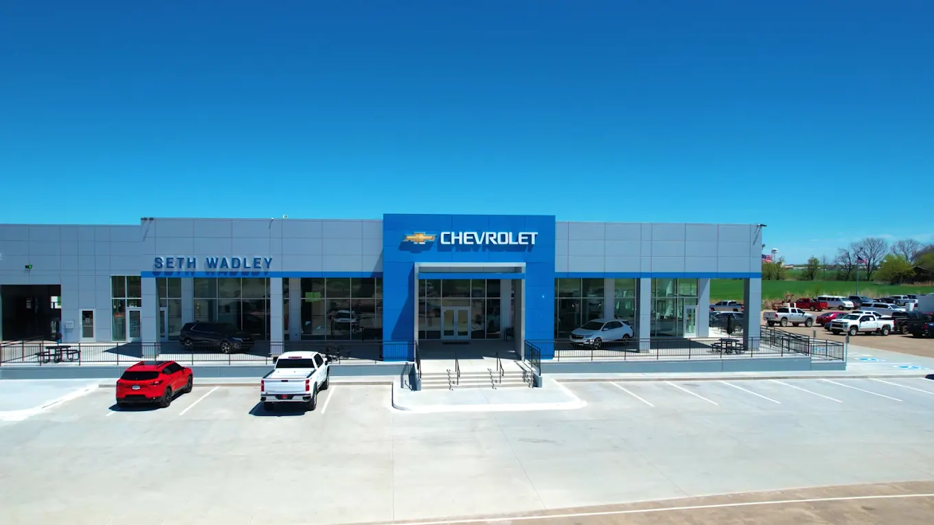 Seth Wadley GMC Pauls Valley business background image